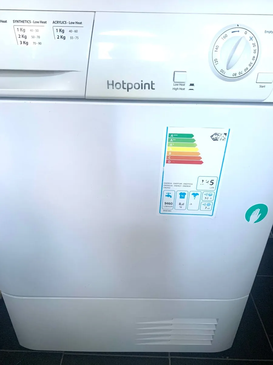 Hotpoint Condenser dryer 8kg - Image 1