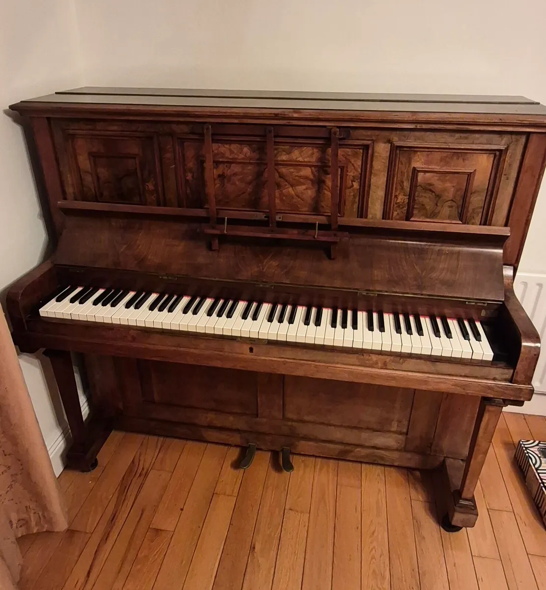 Upright Piano - Image 1