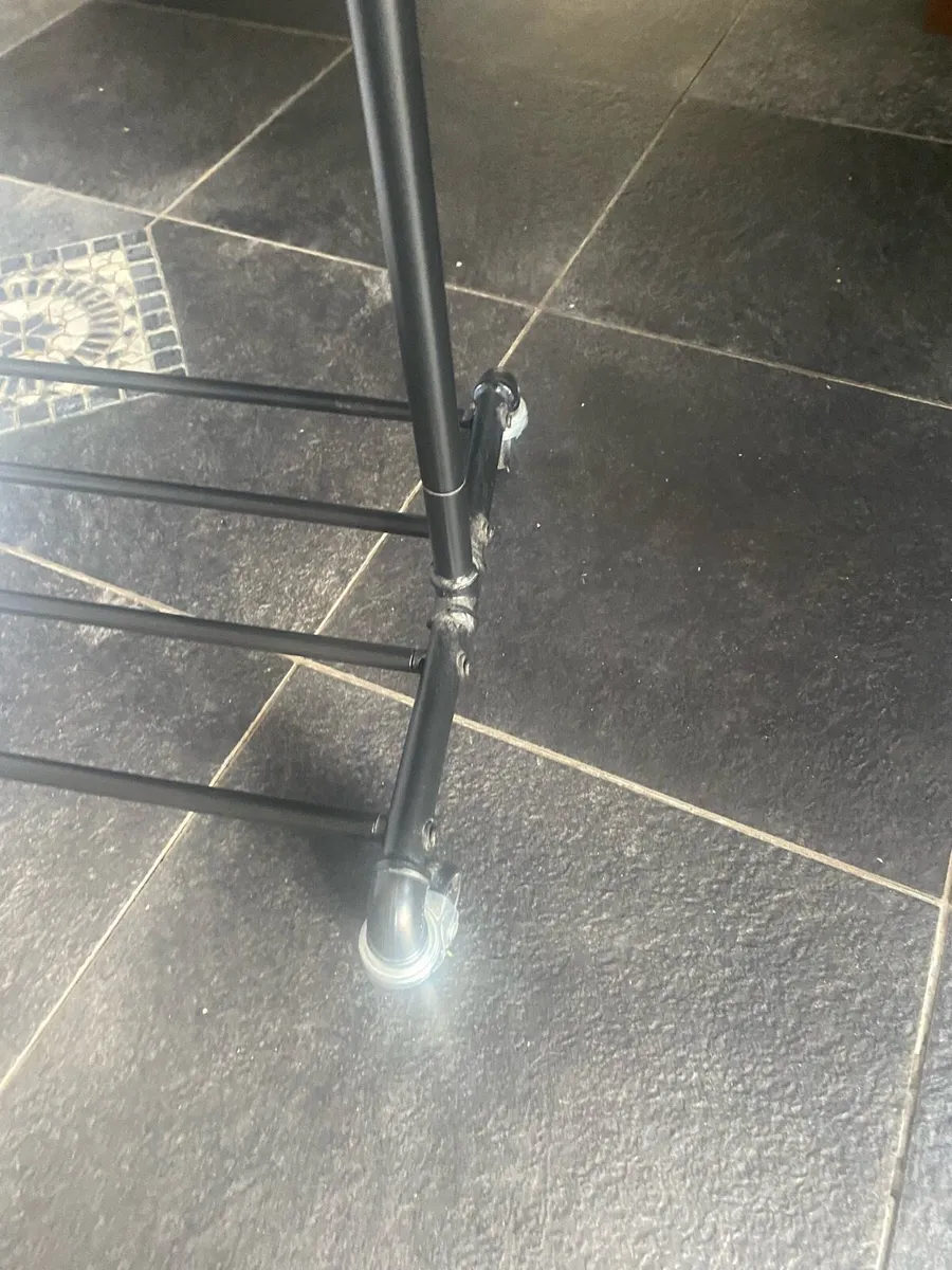 Clothes rail - Image 3