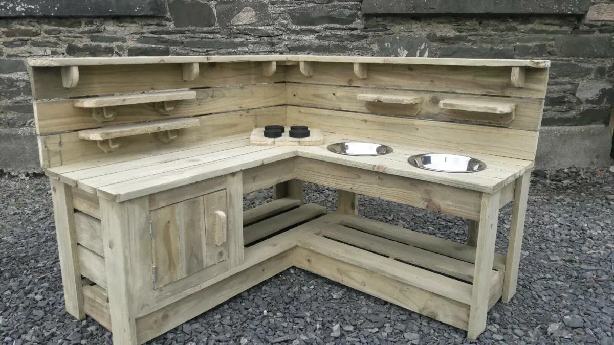 Handmade mud kitchen - Image 3
