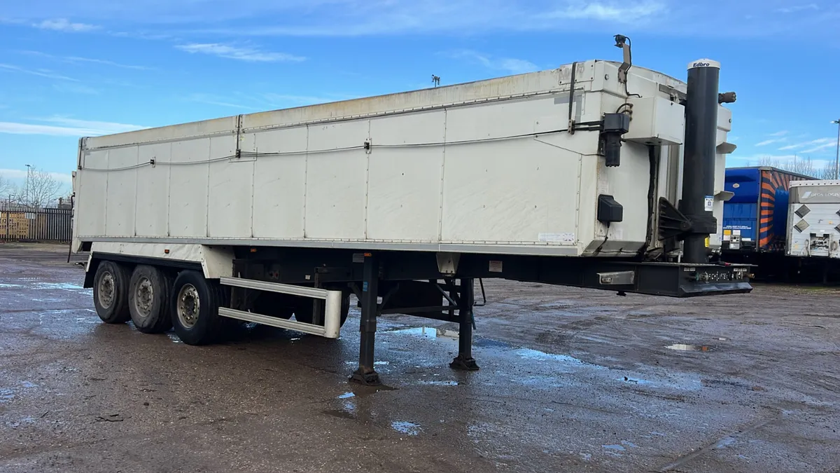 2019 Weightlifter insulated aggregate tipping trai - Image 4