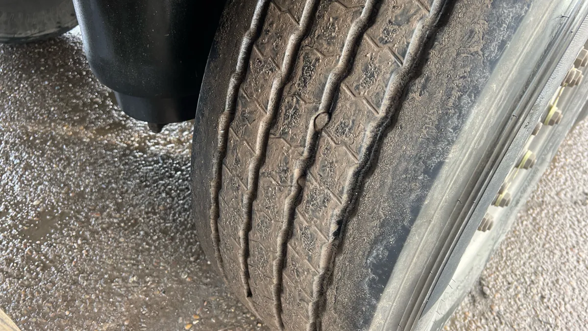 2019 Weightlifter insulated aggregate tipping trai - Image 3