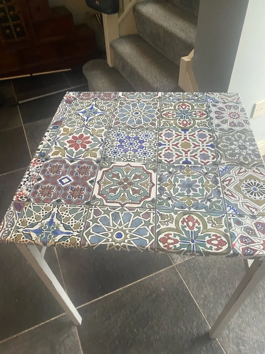 Metal table - Image 1