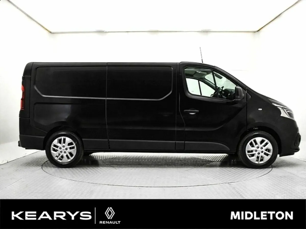 Renault Trafic LL30 ENERGY DCI 145 Sport EX Vat. € - Image 4