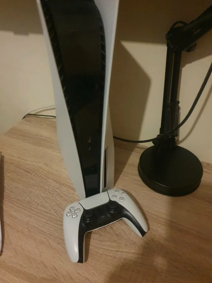 PS5 Disc Edition - Image 2