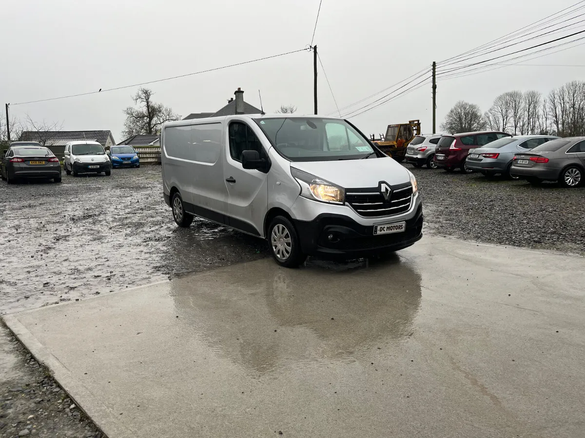 Renault Trafic 2021 - Image 2
