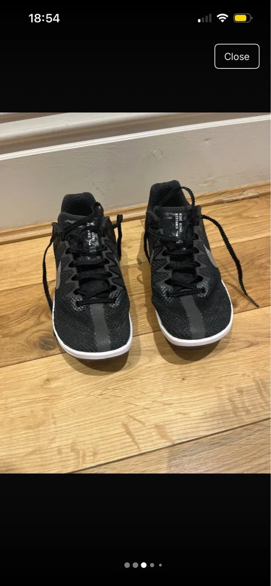 Nike running spikes - Image 3