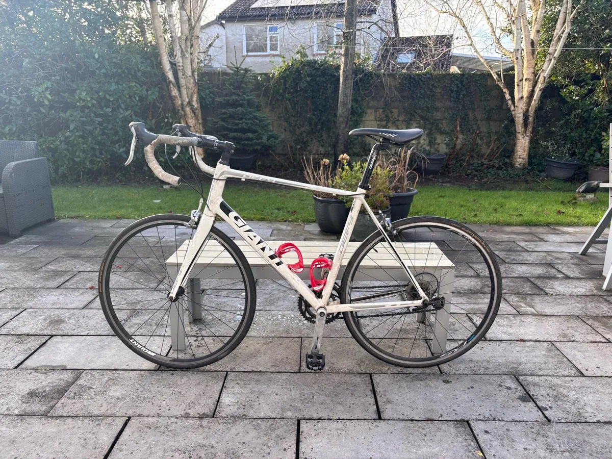 Giant Defy 4 - Image 1