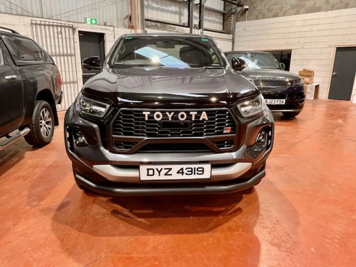 2025 Toyota Hilux GR Sport - Image 4