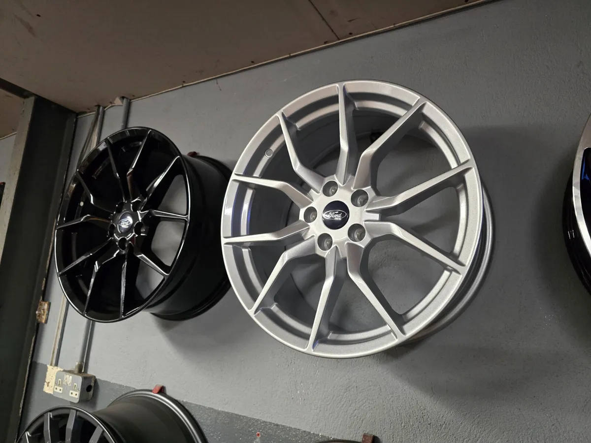 **Special** 18" Ford Focus ST4 Style