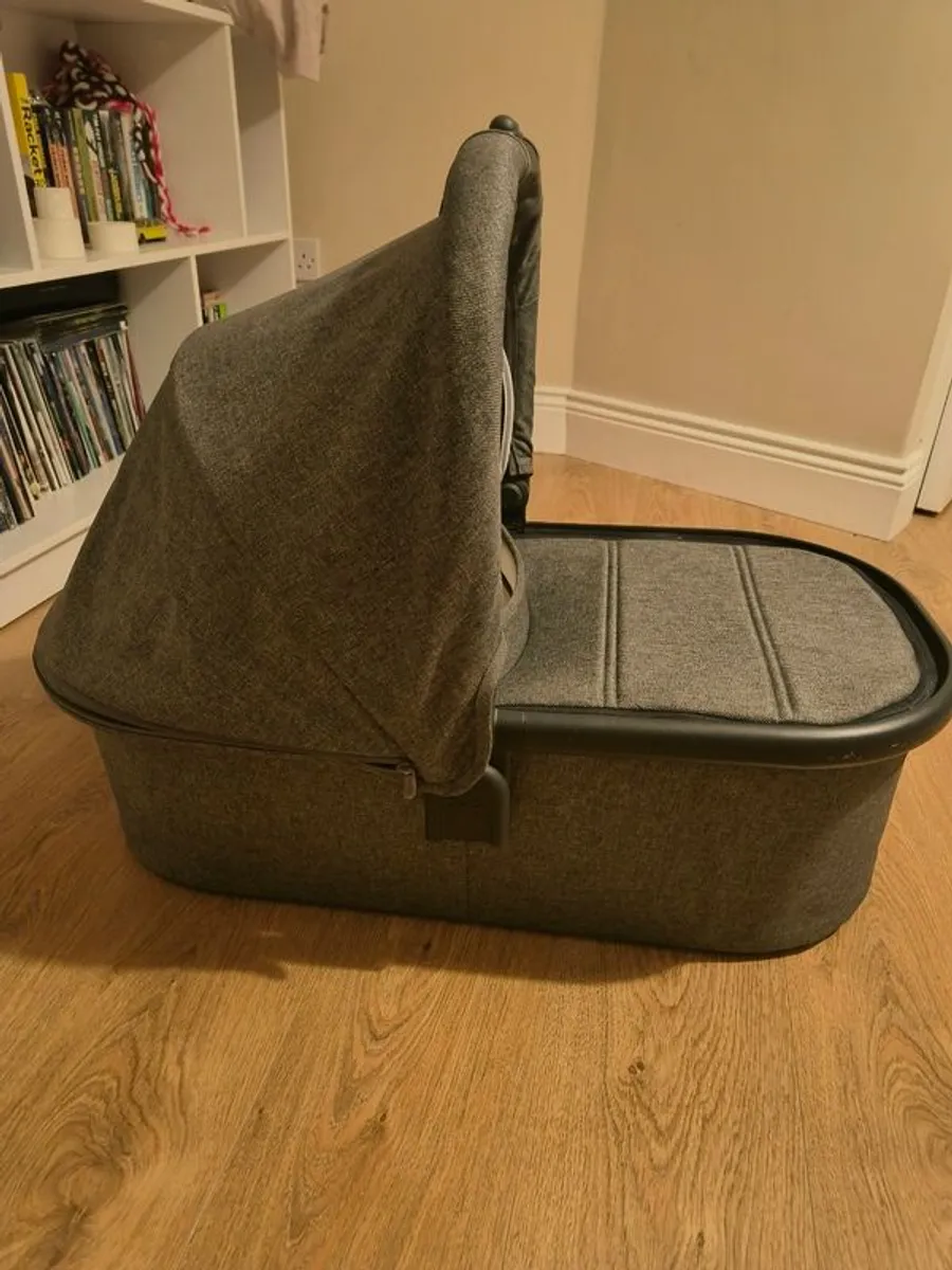 Uppababy Bassinet - Image 2