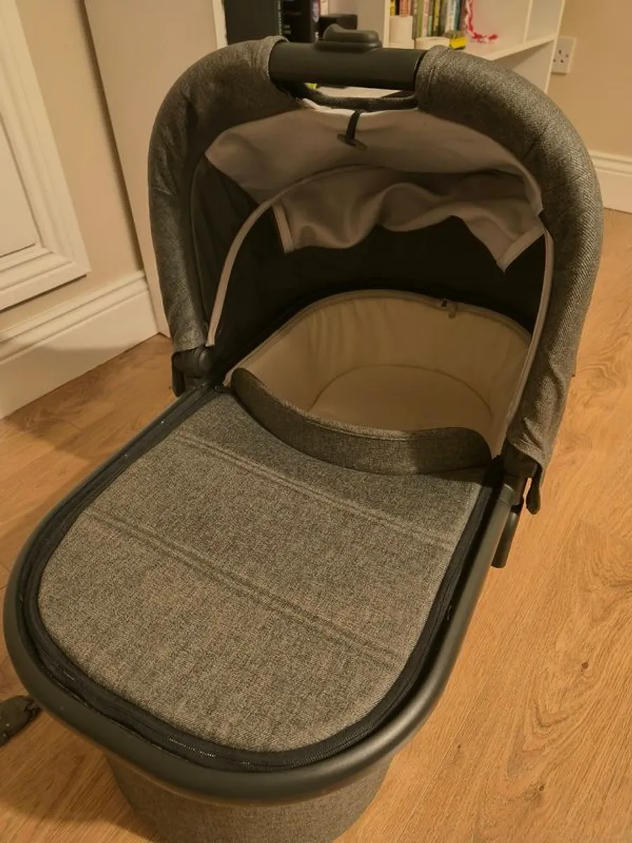 Uppababy Bassinet - Image 3