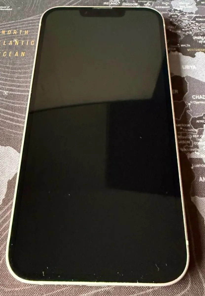 Apple iPhone 13 128 GB Pink Excellent Condition - Image 2