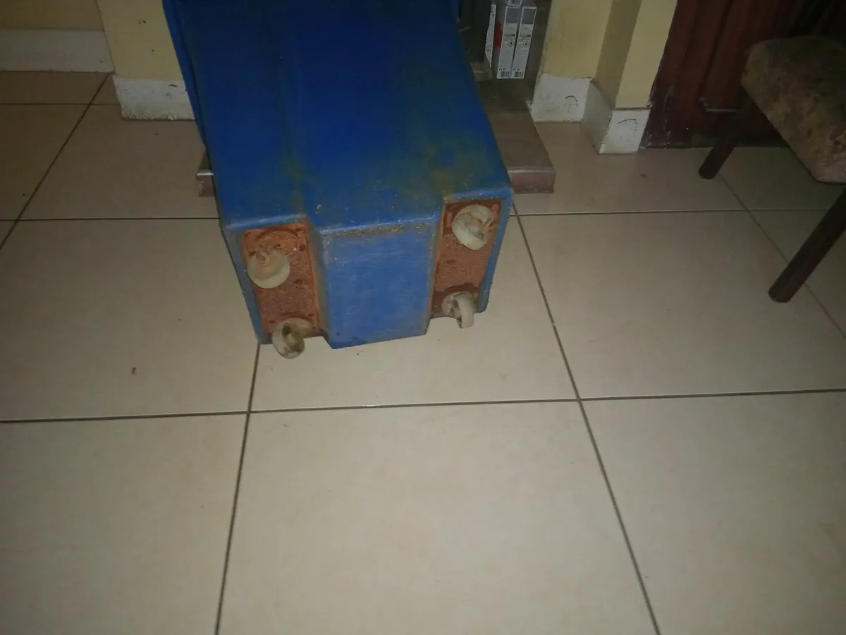 BIN ON WHEELS - Image 3