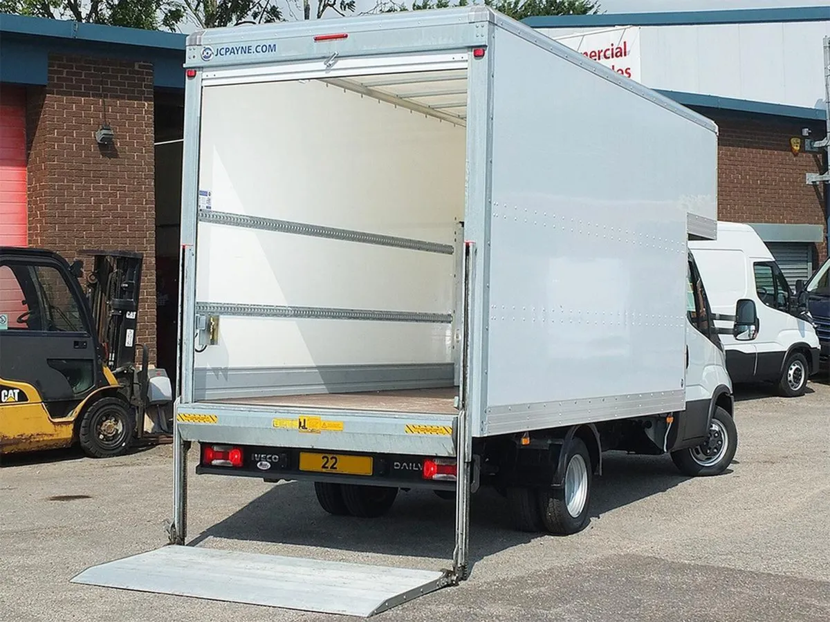 2022 Iveco Daily Luton Box Van - Image 1