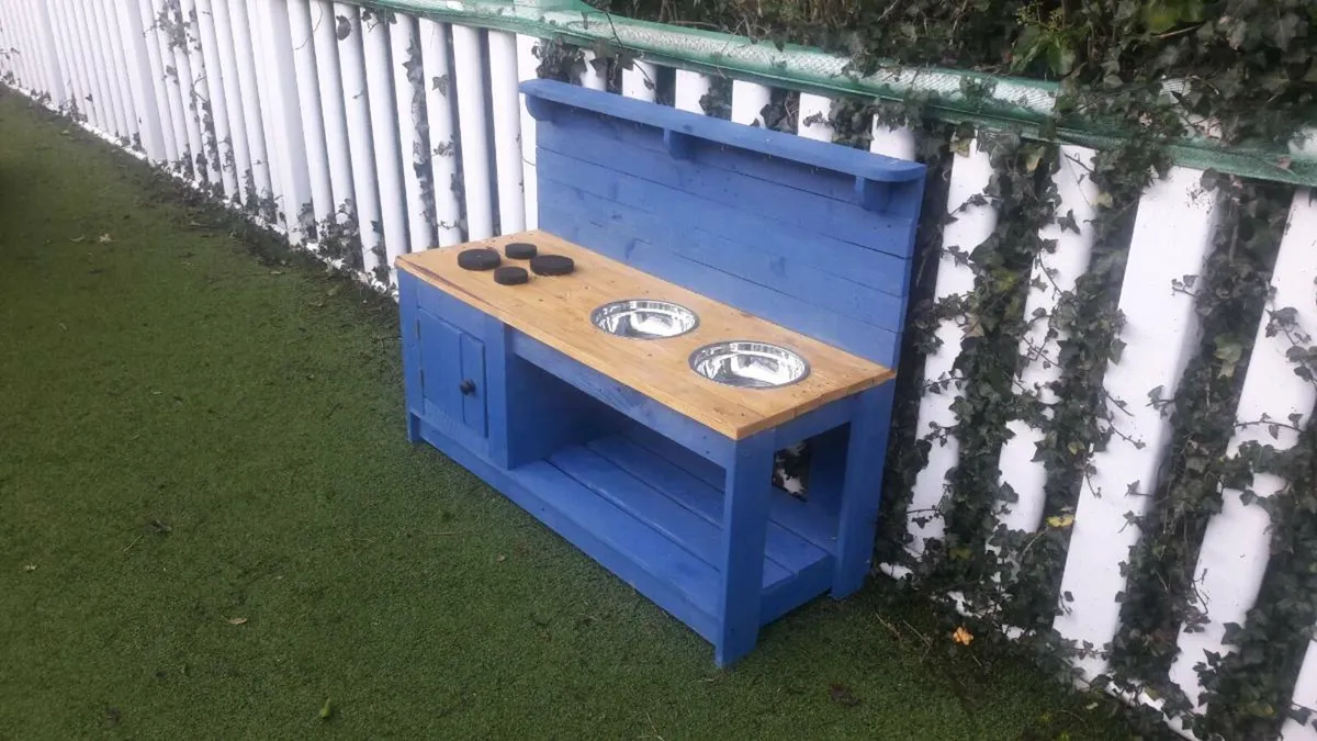 Handmade kids mud kitchen - Image 2