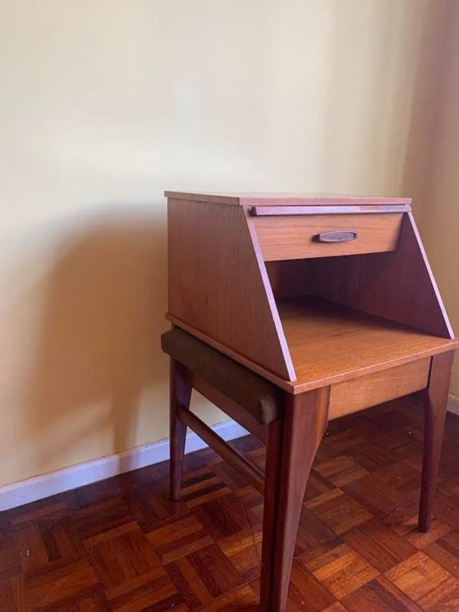 Mid Century Chippy Telephone Seat - Image 2