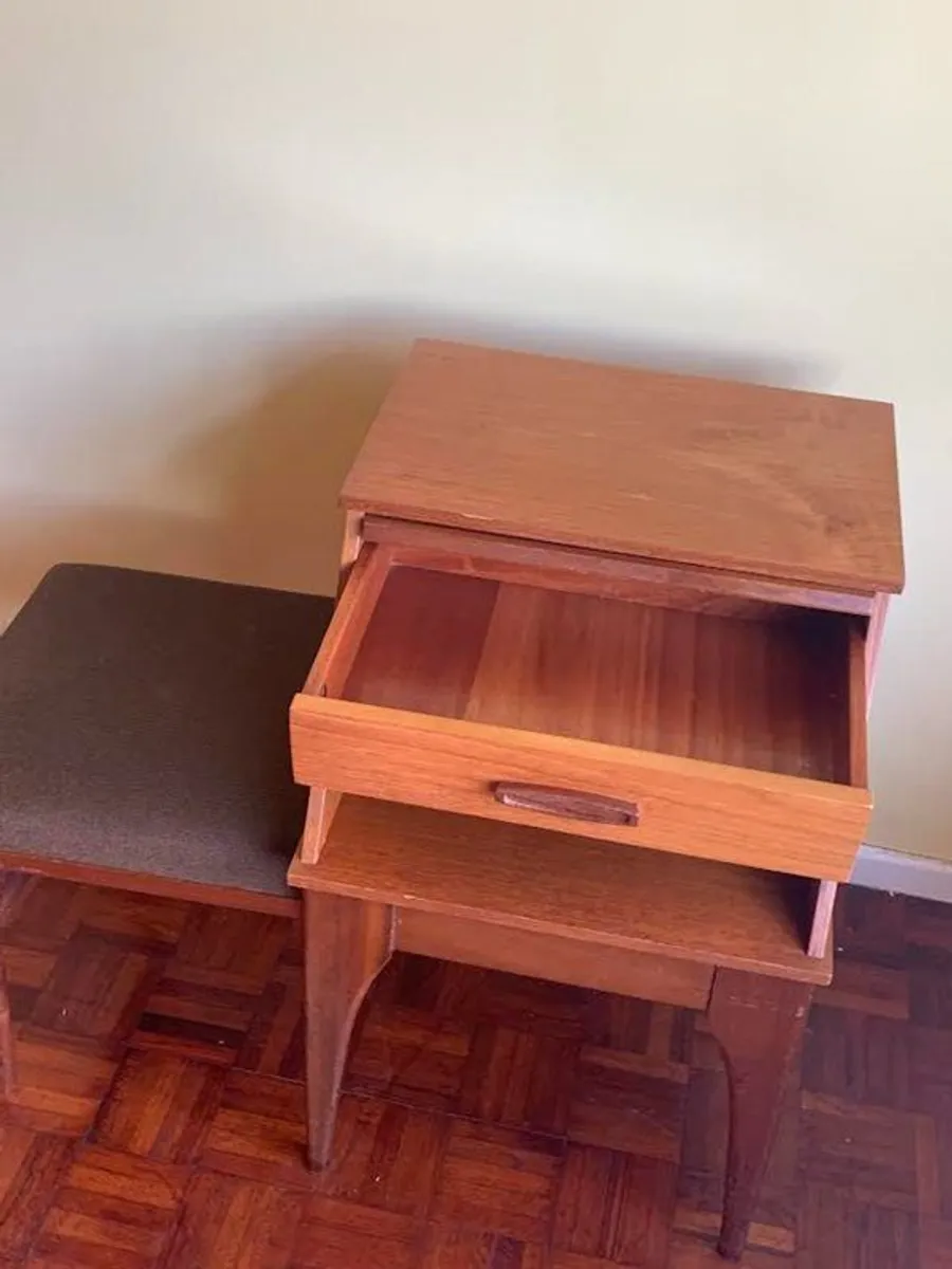 Mid Century Chippy Telephone Seat - Image 4