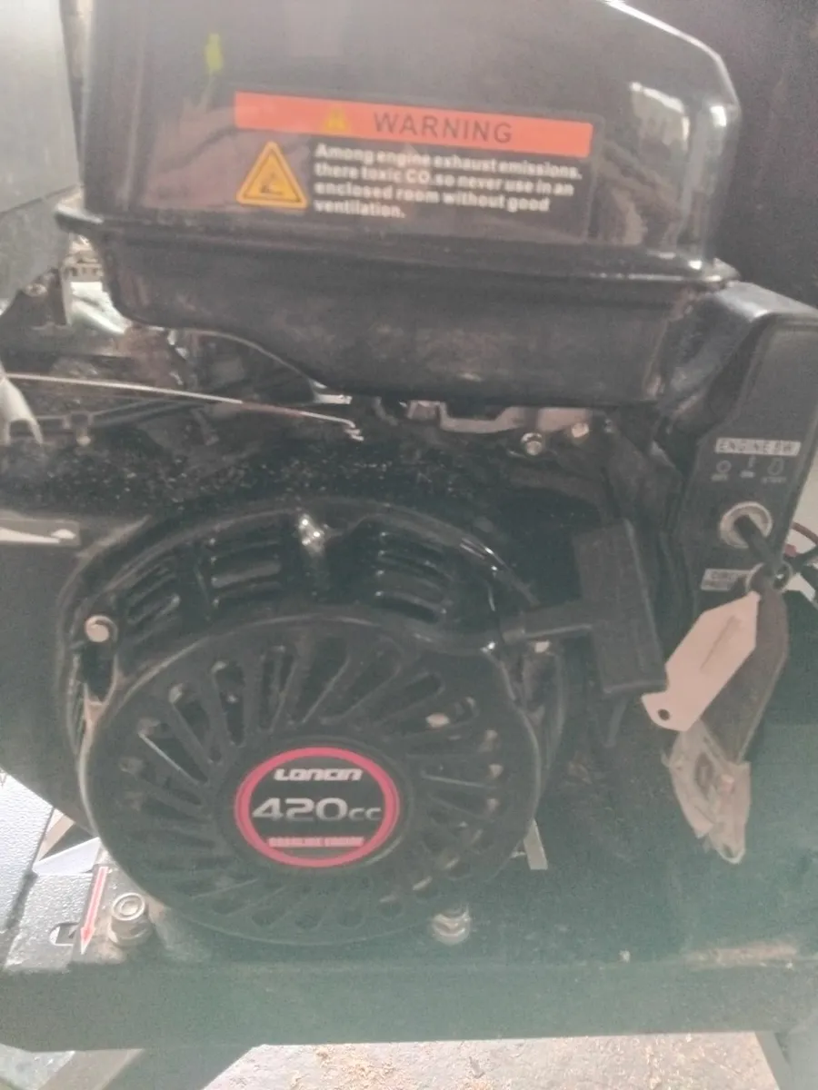 Petrol log saw - Image 1