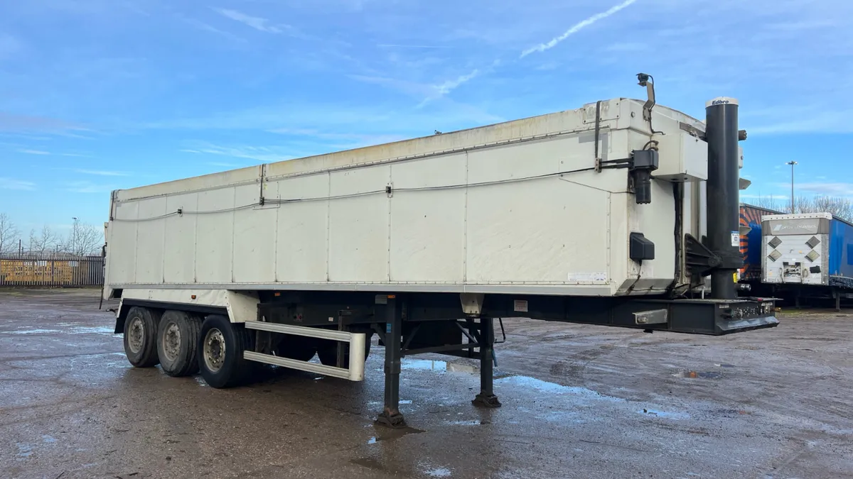 2019 Aggregate insulated tipper electrical cover - Image 2