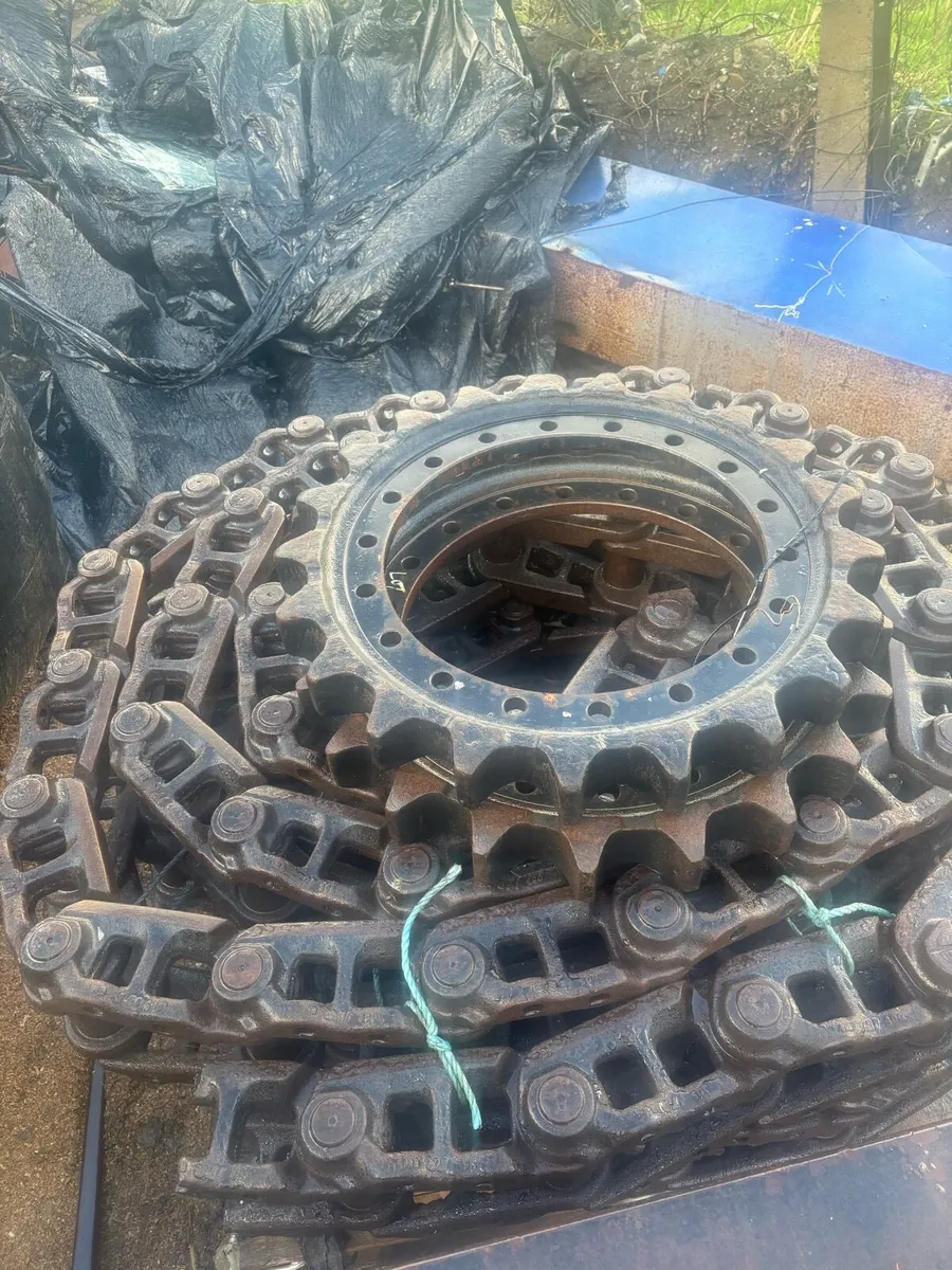 20 ton hitachi chains - Image 3