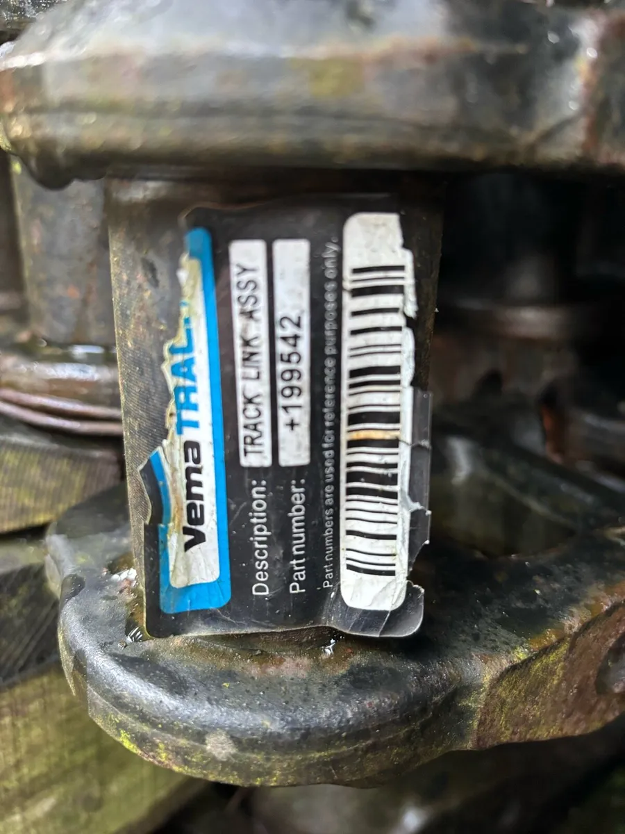 20 ton hitachi chains - Image 4