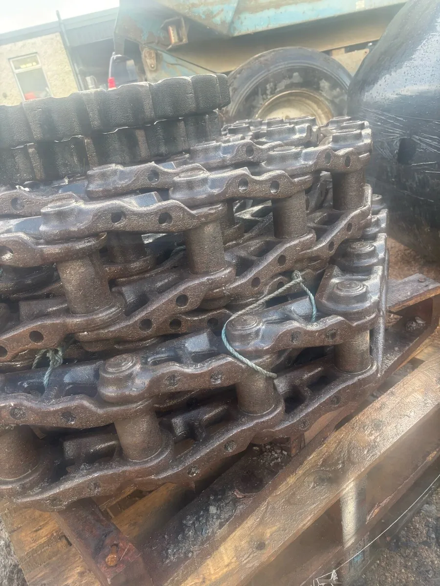 20 ton hitachi chains - Image 2