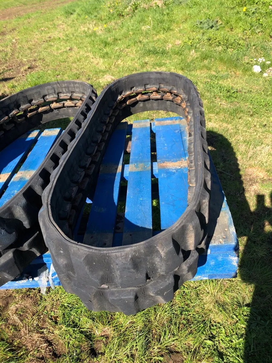Rubber tracks. - Image 3