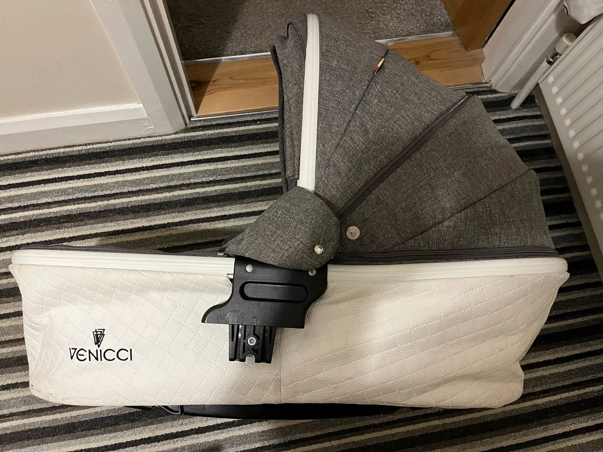 Pram and car seat - Image 2