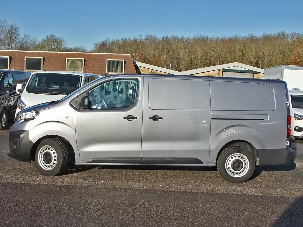 2022 Peugeot Expert Panel Van - Image 1