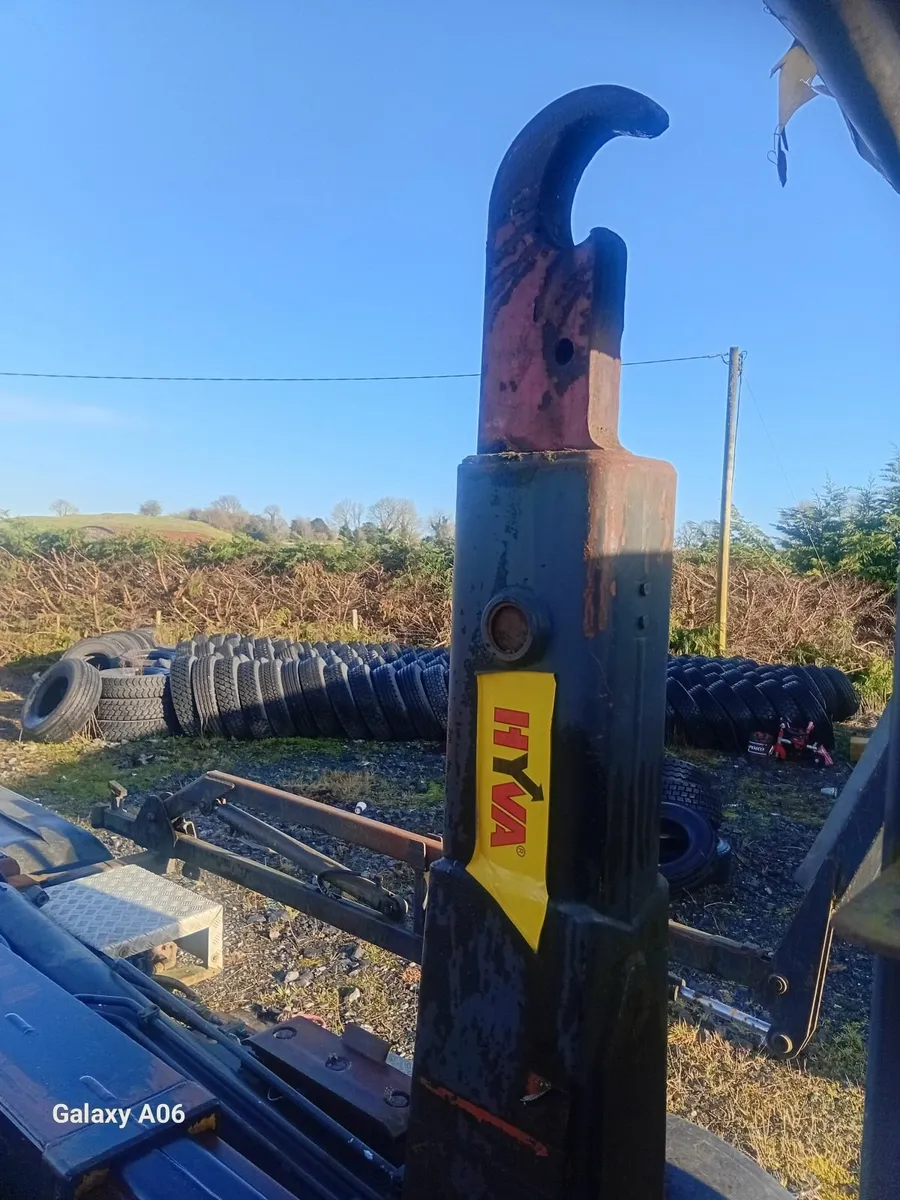 Hydraulic Ram / cylinder and hook - Image 1