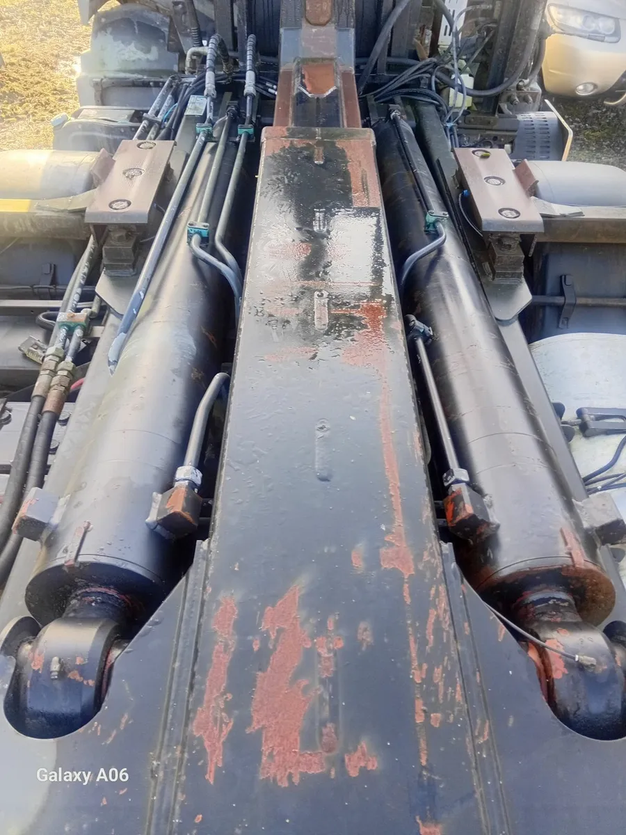 Hydraulic Ram / cylinder and hook - Image 2