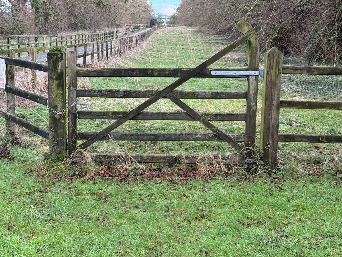 Timber gate - Image 2