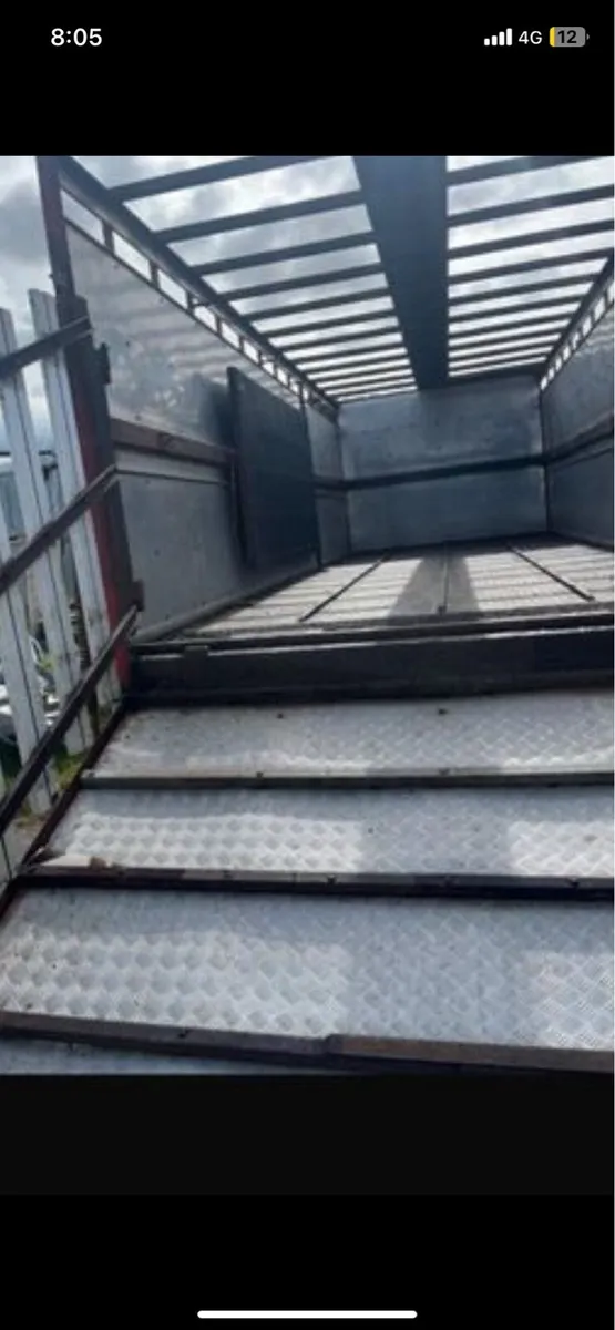 Mercedes cattle truck - Image 2