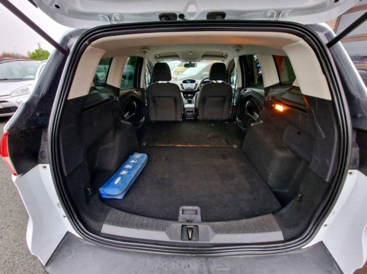 FORD KUGA COMMERCIAL. Read Advert - Image 3