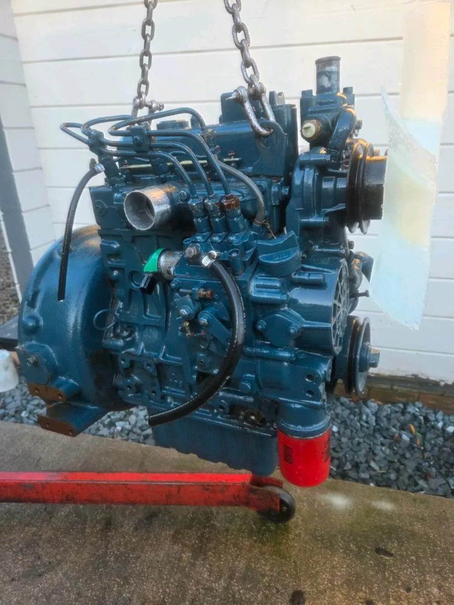 Kubota D905 3 cylinder diesel engine - Image 4