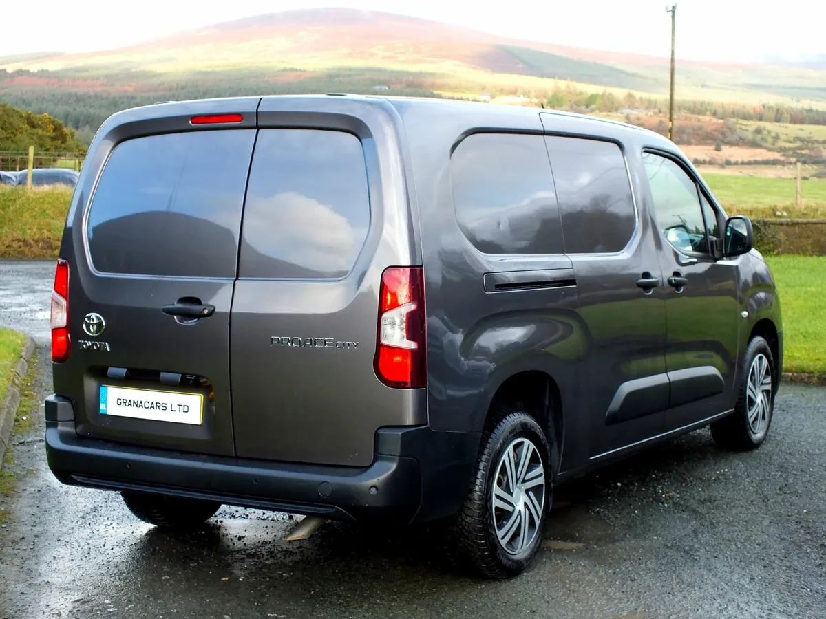 2021 Toyota Proace City Icon - Image 3