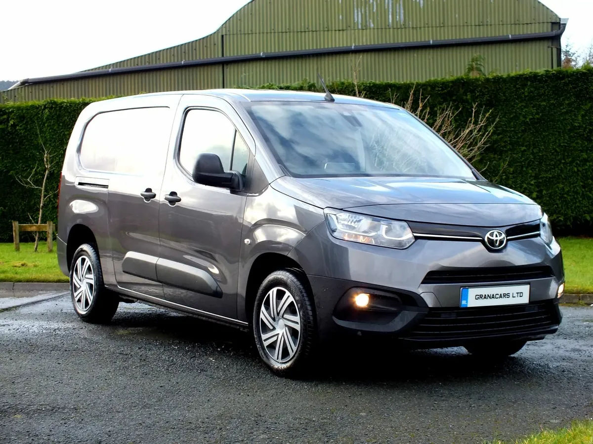 2021 Toyota Proace City Icon - Image 2