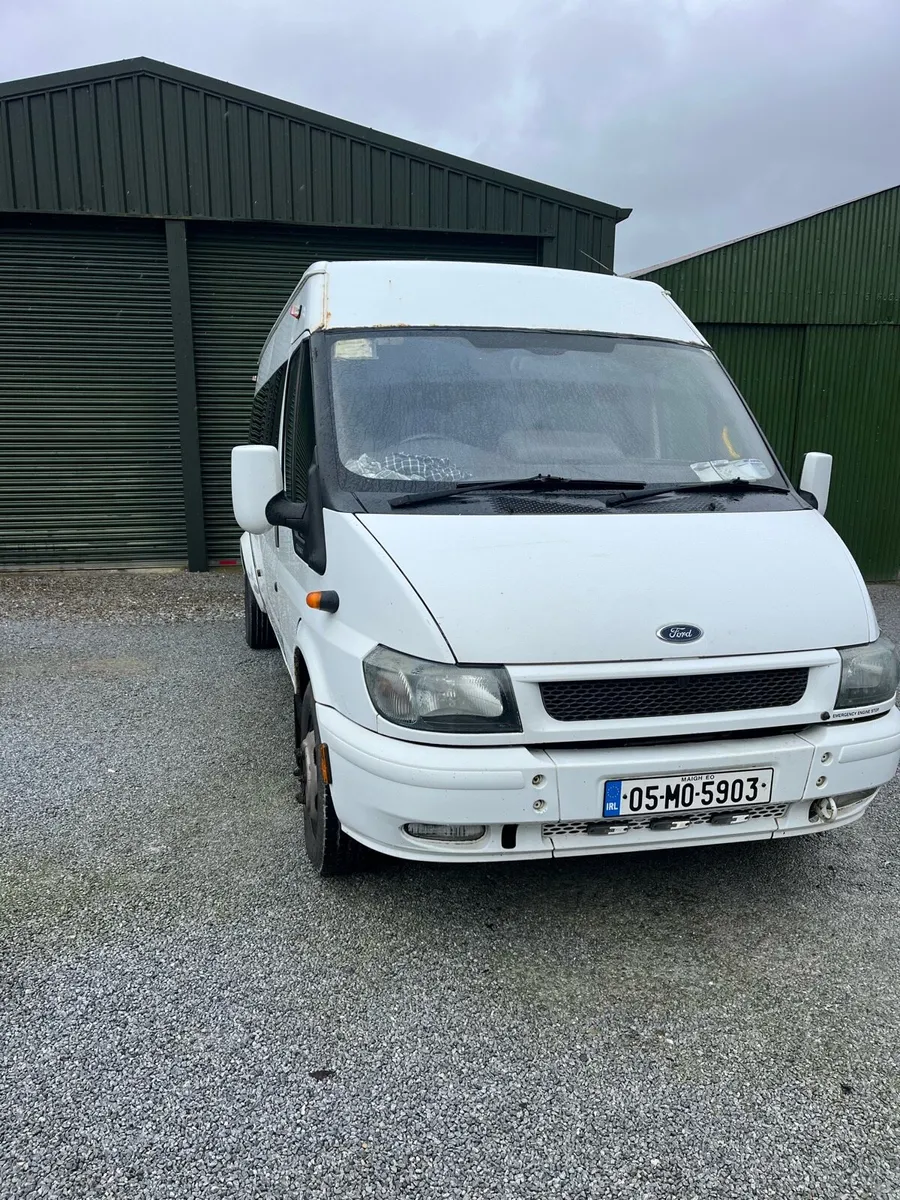 Ford transit minibus - Image 1