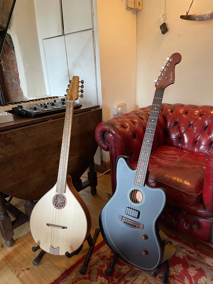 Acoustasonic Jazzmaster - Image 2