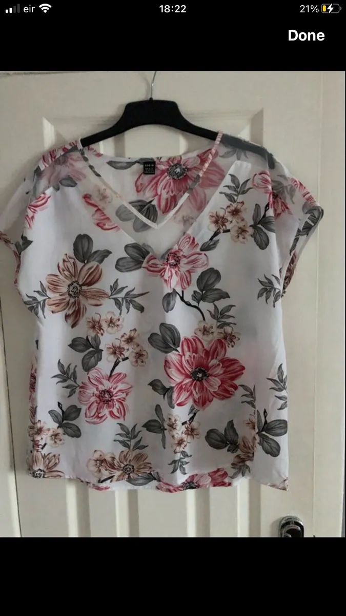 Ladies stunning top size L €5 - Image 2