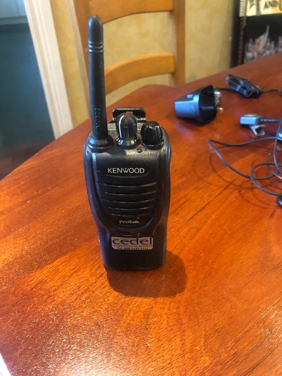 Two way radios - Image 1