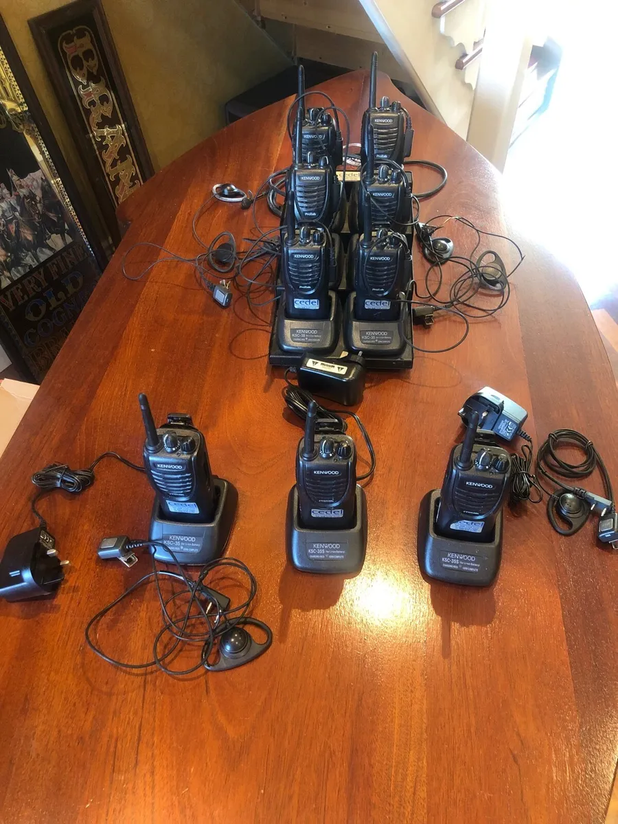 Two way radios - Image 2