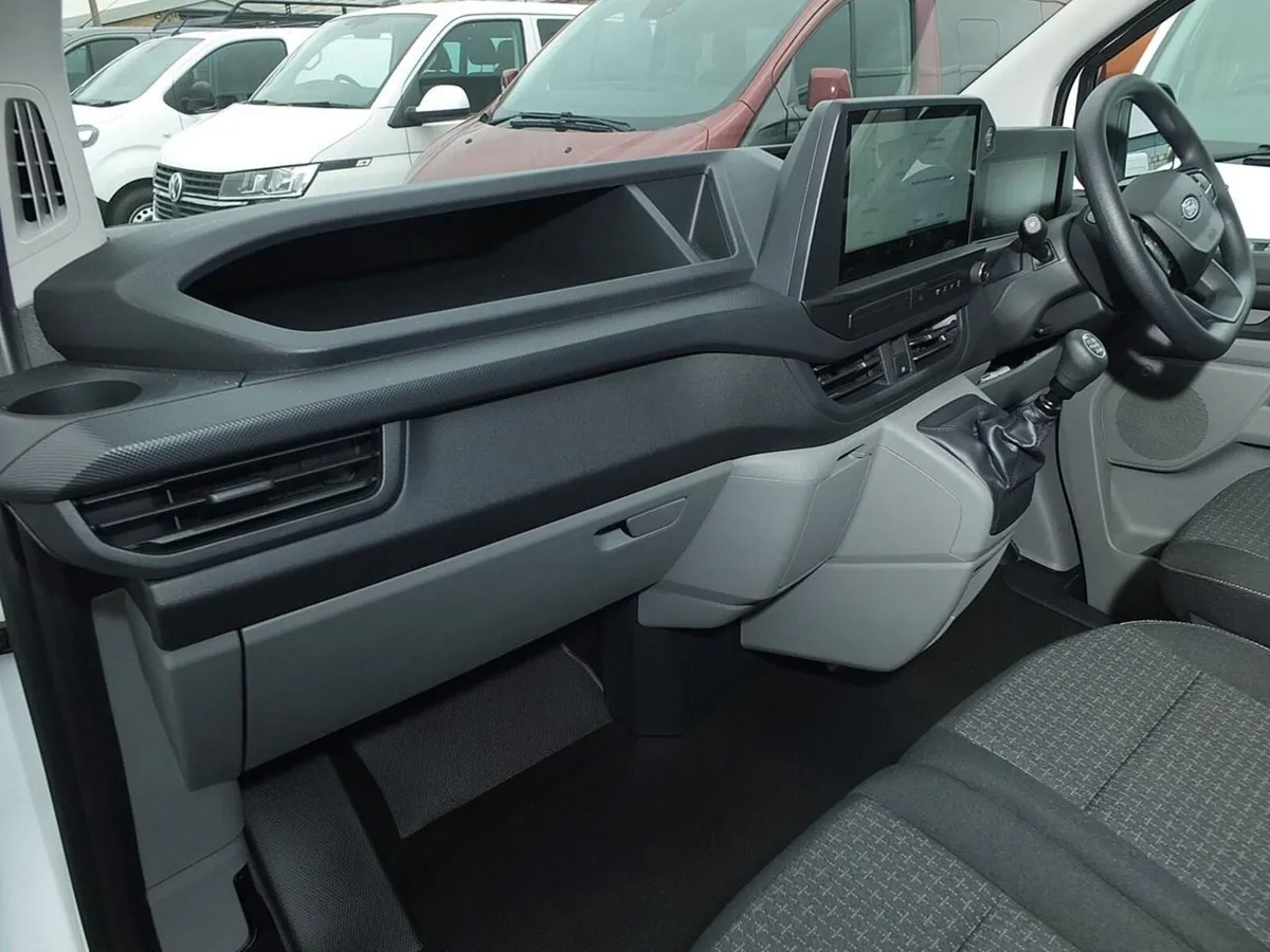2024 Ford Transit Custom Panel Van - Image 4