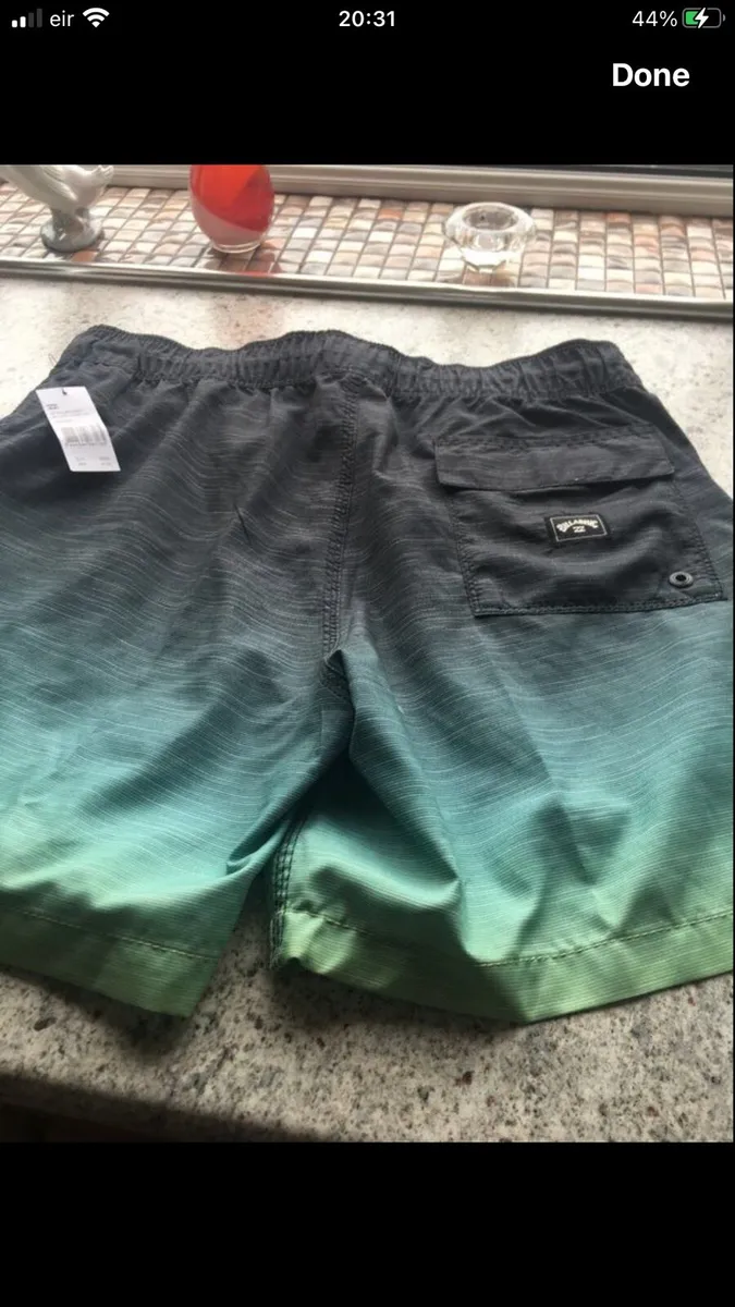 Mens BNWT Billabong shirts size S €25 - Image 2