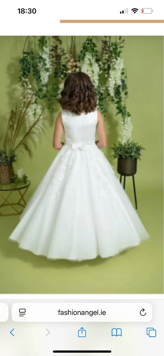Cinderellas Communion dress - Image 2