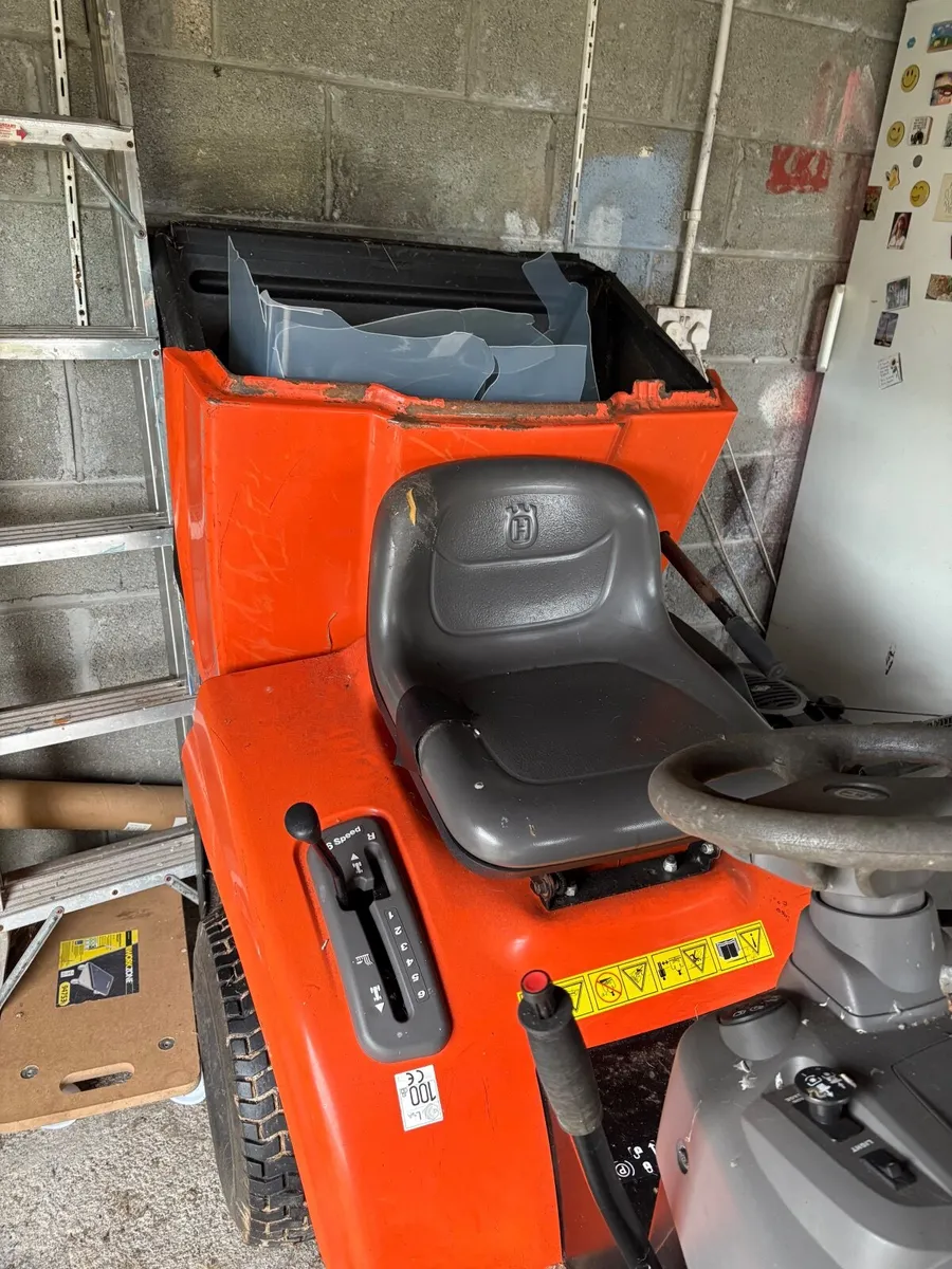 Ride on lawnmower - Image 4