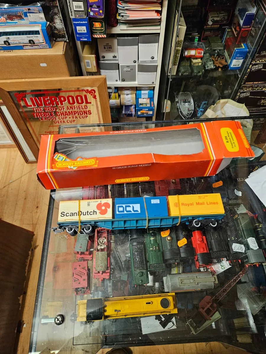 Hornby OO Gauge Container Wagon - Image 2