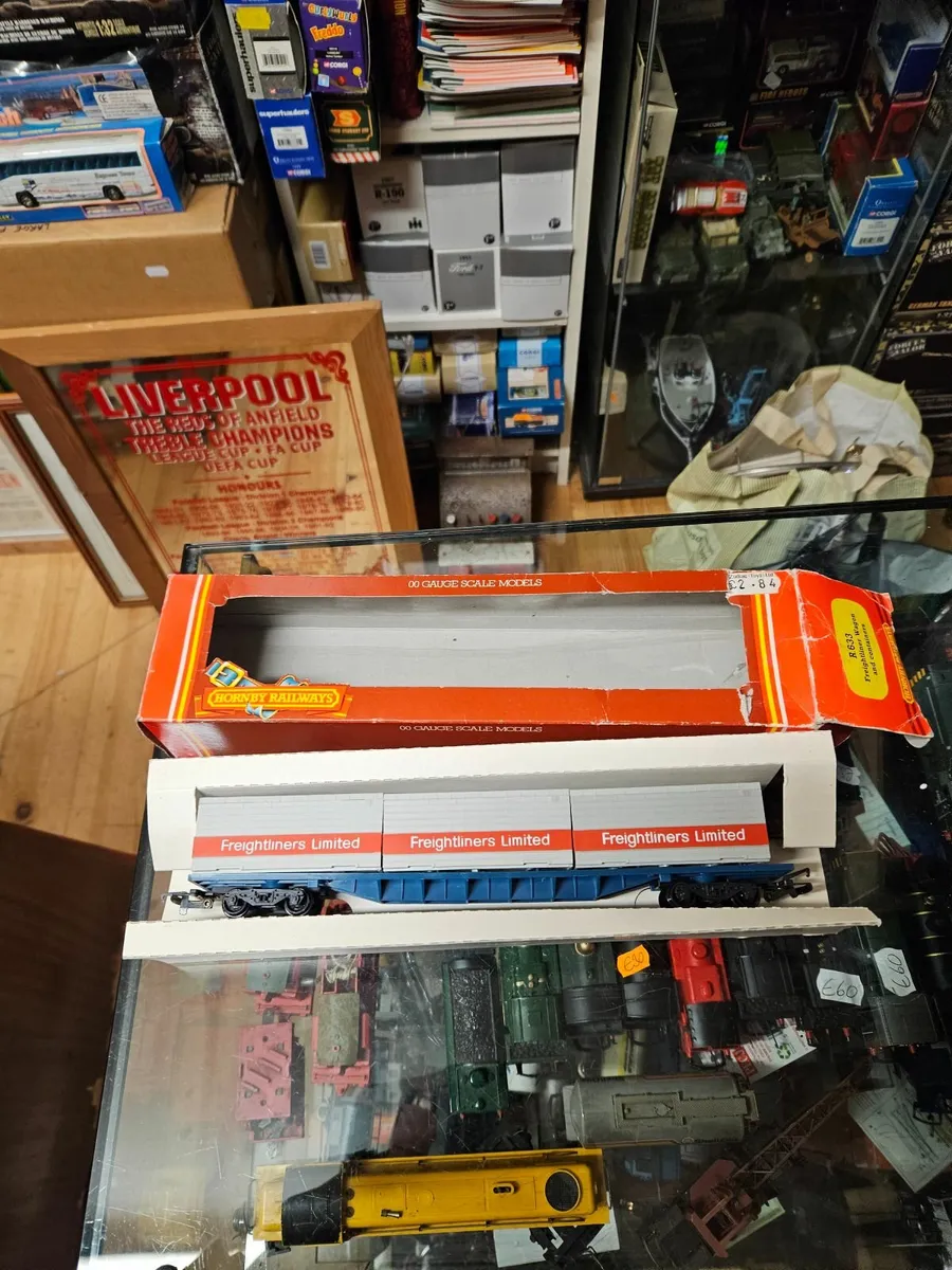 Hornby OO Gauge Container Wagon