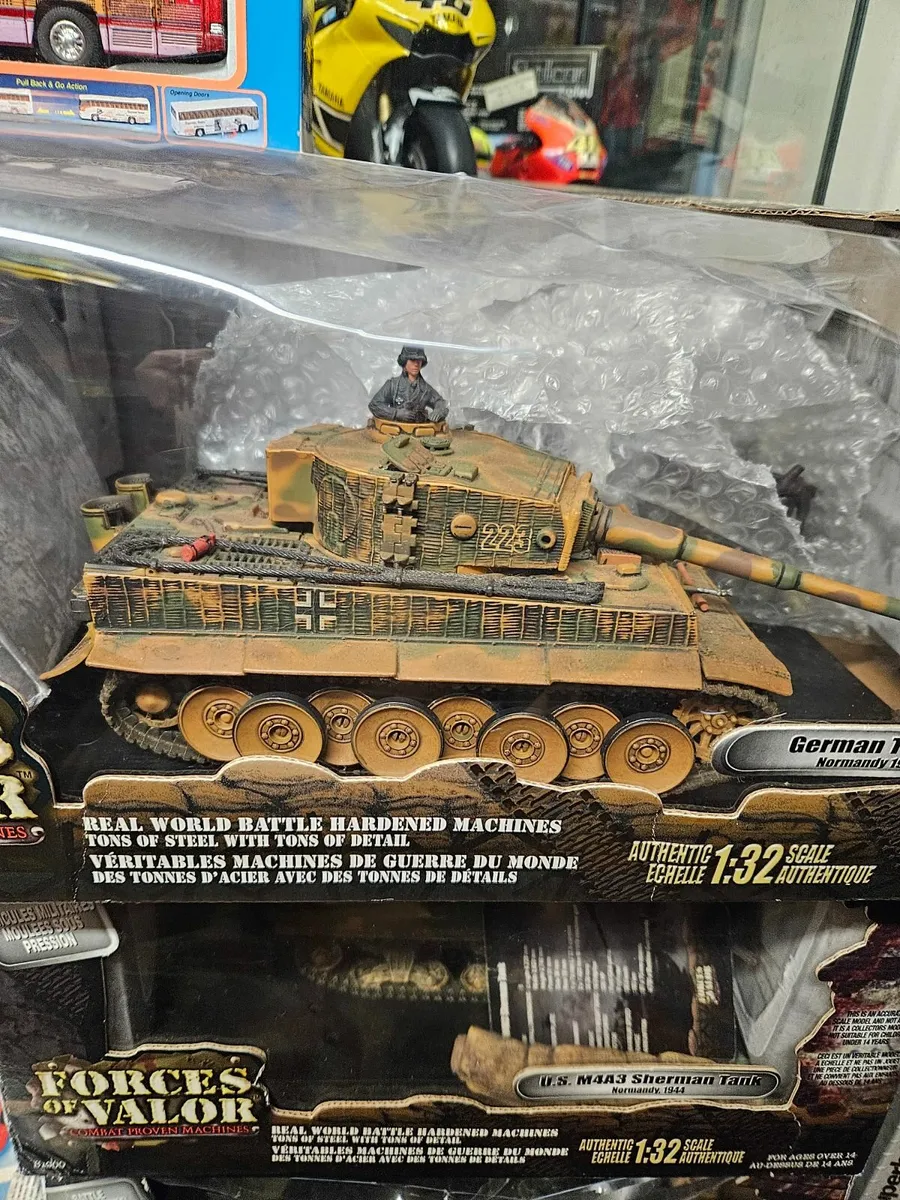 Corgi Forces of Valor German WW2 Tiger Tank - Image 3